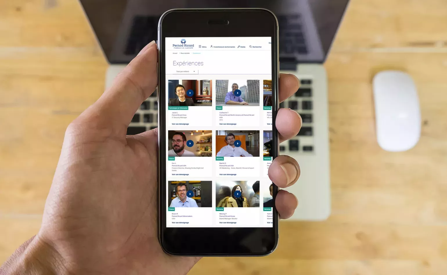 Version mobile responsive de l'application Drupal de Pernod Ricard, optimisée pour l'usage sur smartphone et l'innovation digitale par AODB.